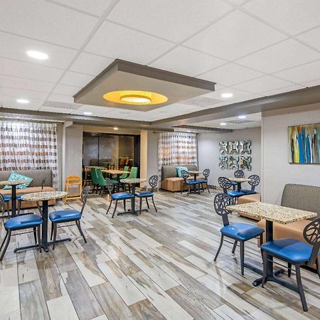 La Quinta By Wyndham Denison - North Lake Texoma Bagian luar foto