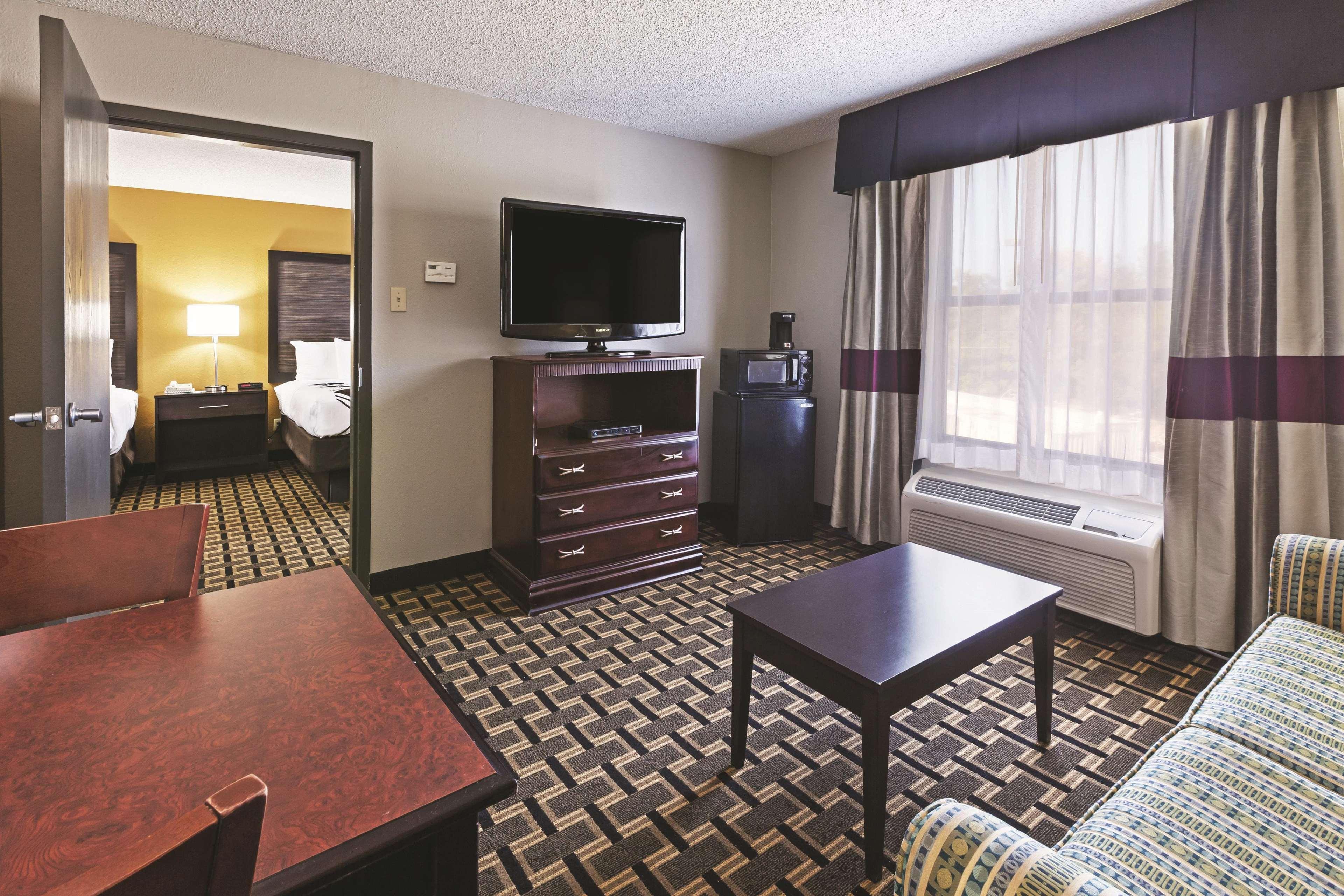 La Quinta By Wyndham Denison - North Lake Texoma Bagian luar foto