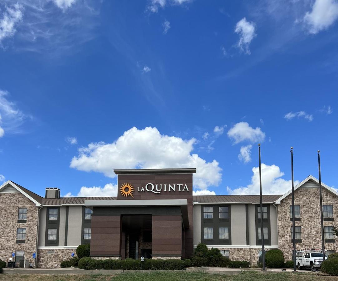 La Quinta By Wyndham Denison - North Lake Texoma Bagian luar foto