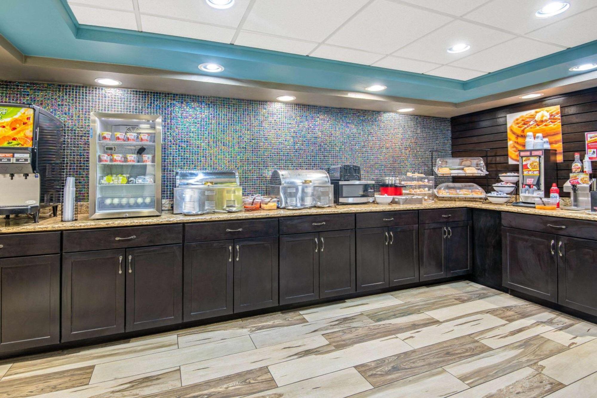 La Quinta By Wyndham Denison - North Lake Texoma Bagian luar foto