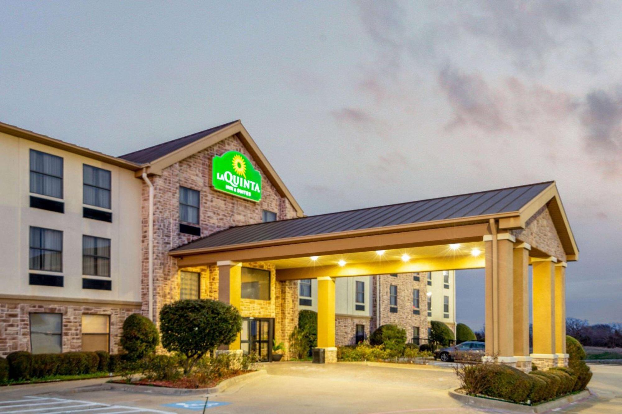 La Quinta By Wyndham Denison - North Lake Texoma Bagian luar foto
